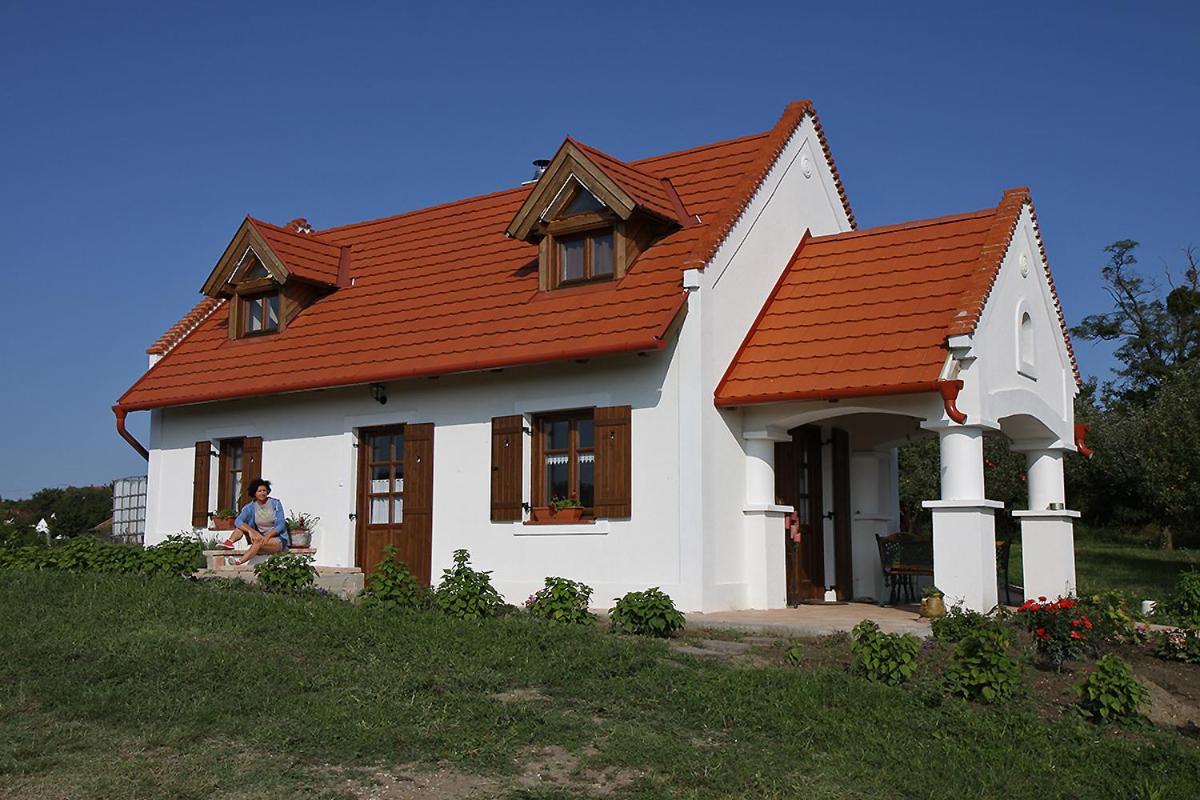 Casa Beata Villa Lesencetomaj Luaran gambar