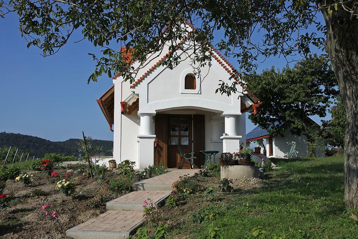 Casa Beata Villa Lesencetomaj Luaran gambar